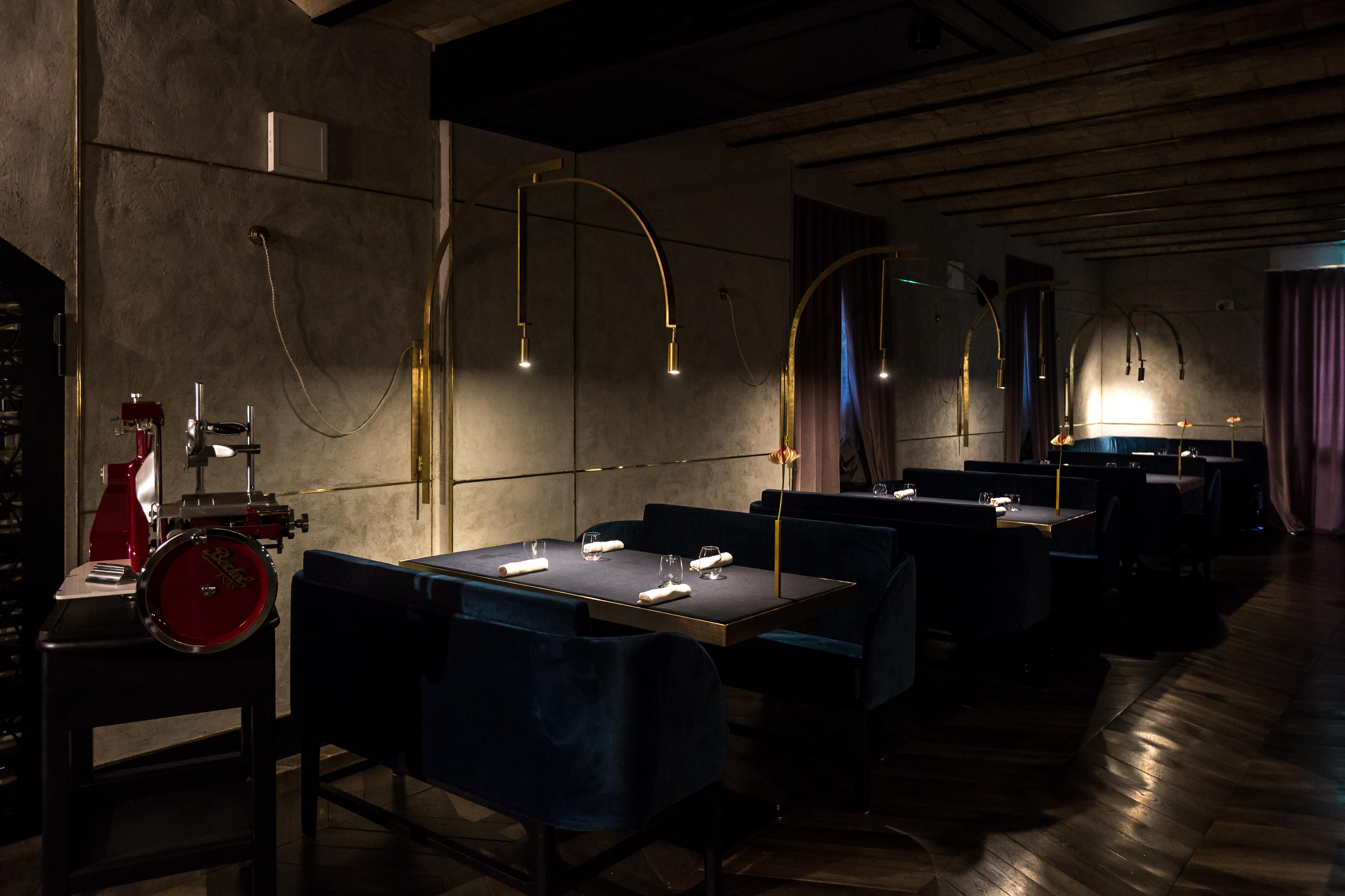 The H'all Tailor Hotel