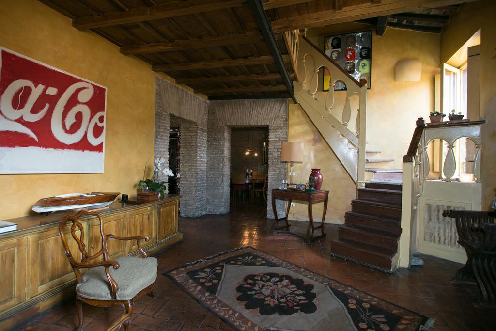 The Trastevere Painter Penthouse Apartment *