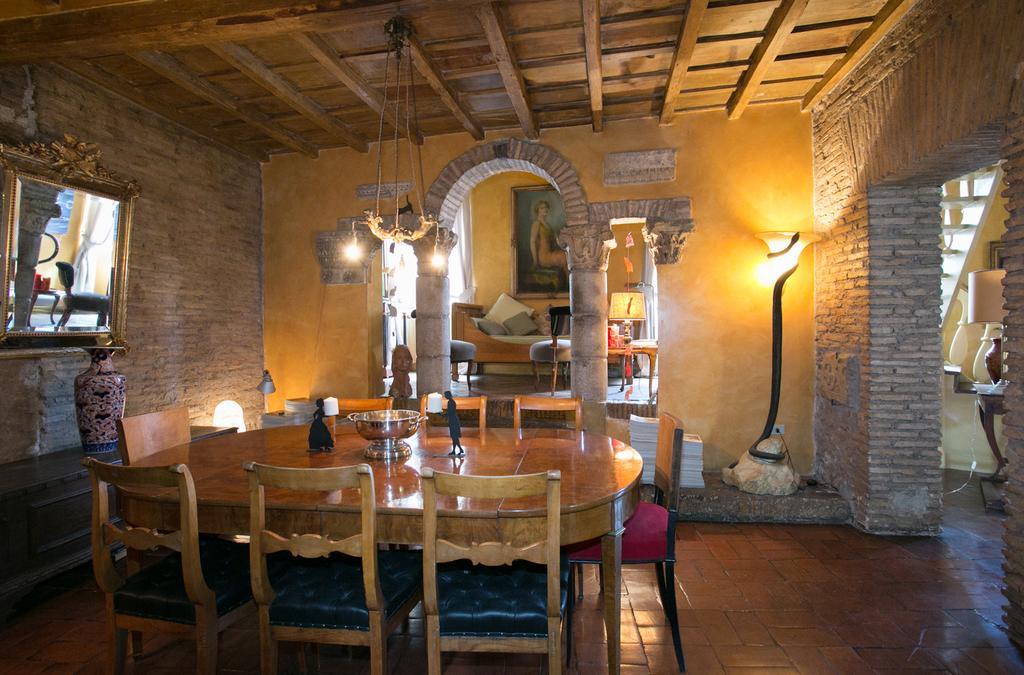 The Trastevere Painter Penthouse Apartment Rome