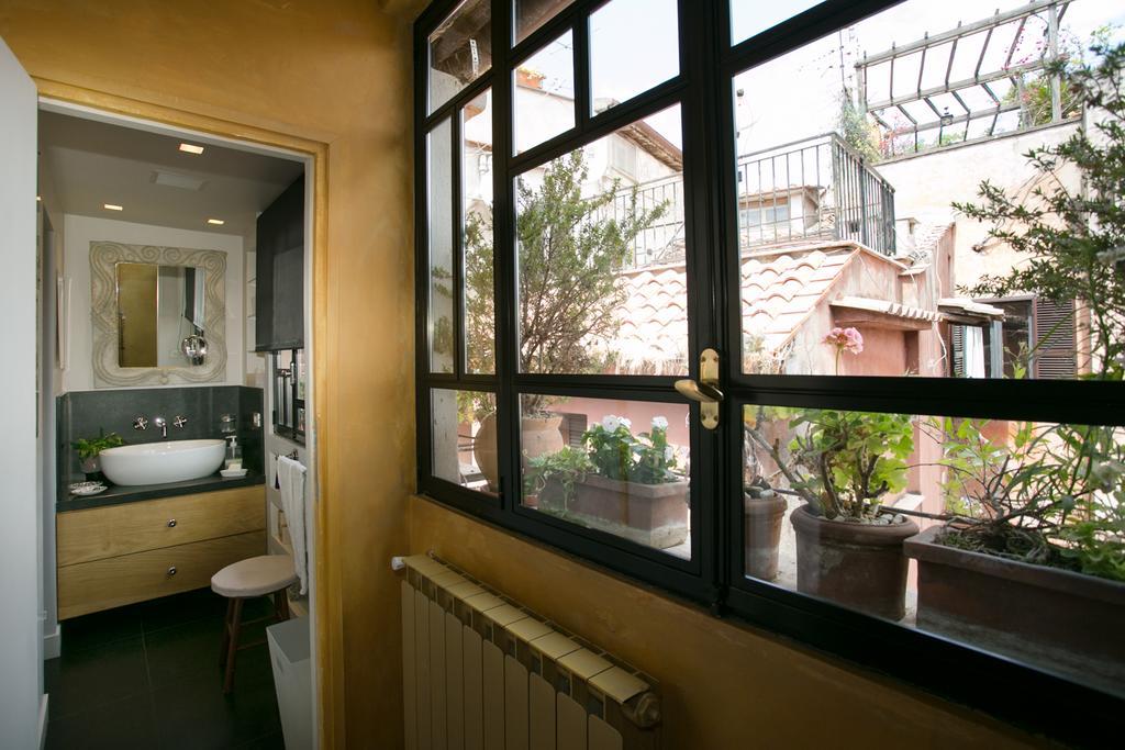 The Trastevere Painter Penthouse Rome