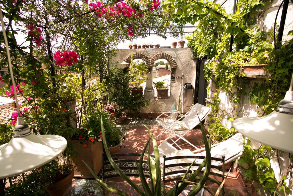 The Trastevere Painter Penthouse Rome