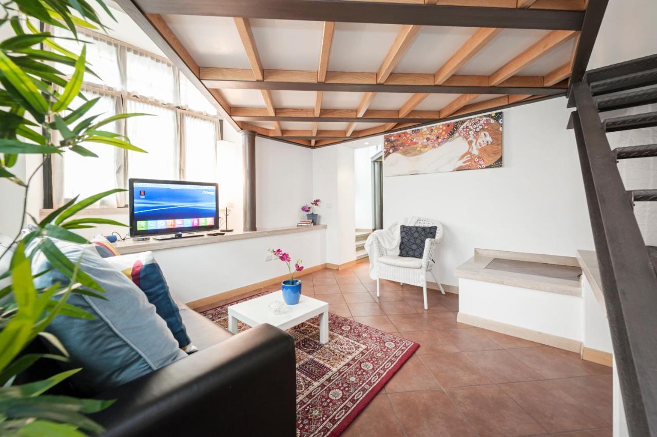 Inviting 3-bed In 4mins To Colosseo Appartamento Roma