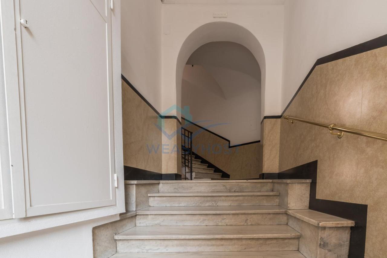 Refined Cozy Nest In Vatican