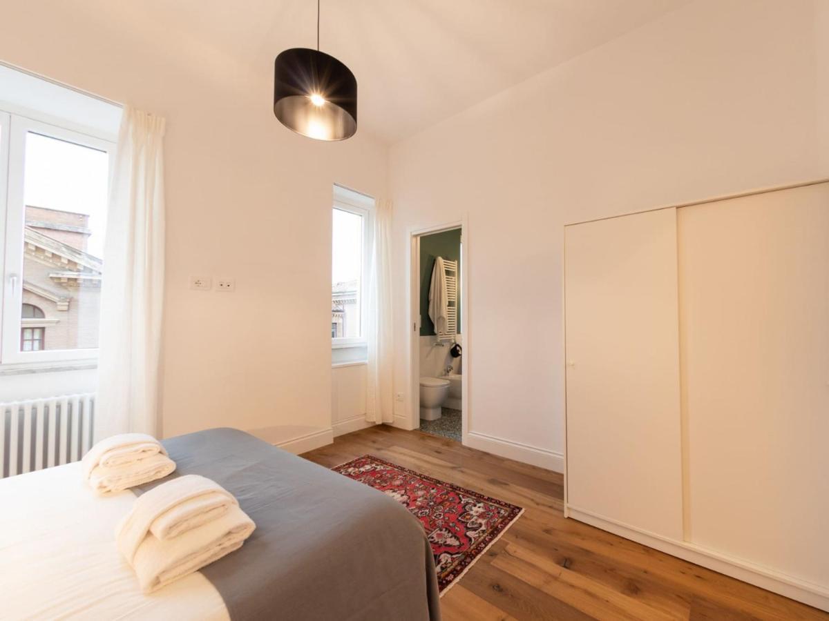 Apartment The Rent - Colorful One-bedroom In San Giovanni District Rome