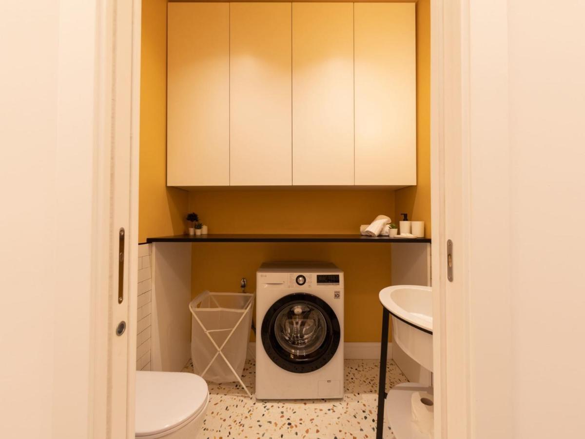 The Rent - Colorful One-bedroom In San Giovanni District *