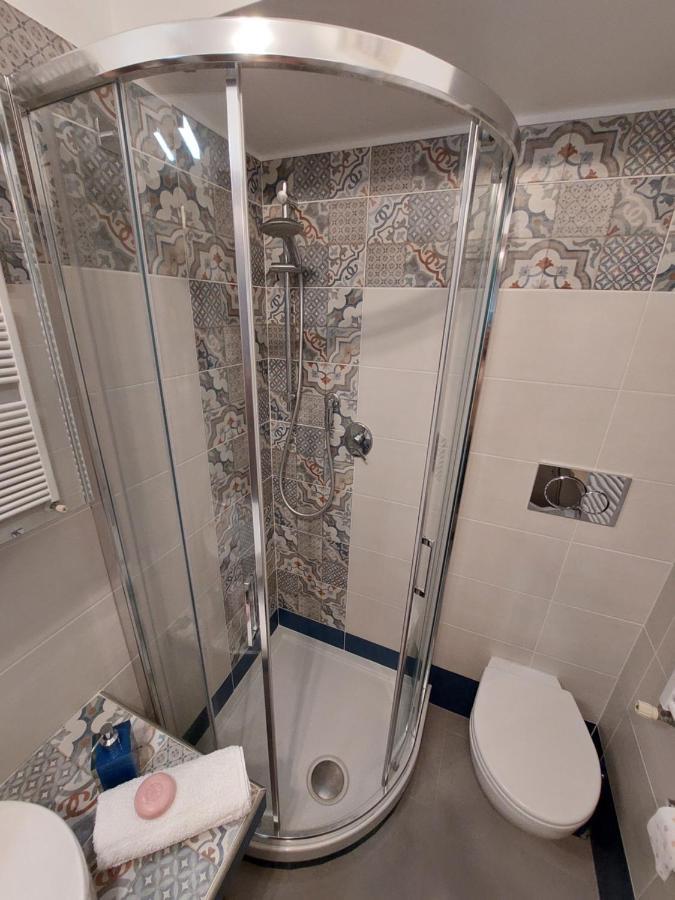 Apartment C R A Zy For Rhome Rome