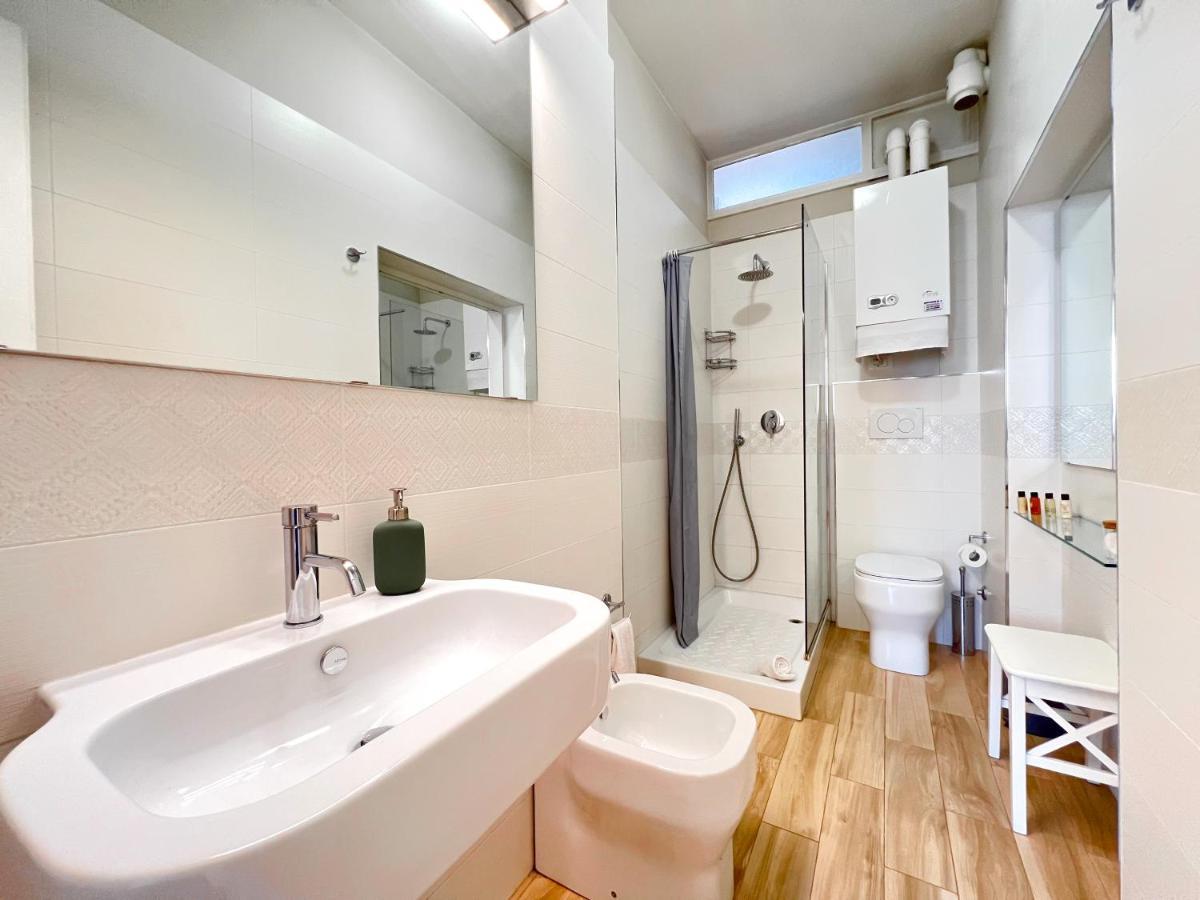 Colosseum House - Private Rooftop, Jacuzzi Hot Tub & View Apartment *