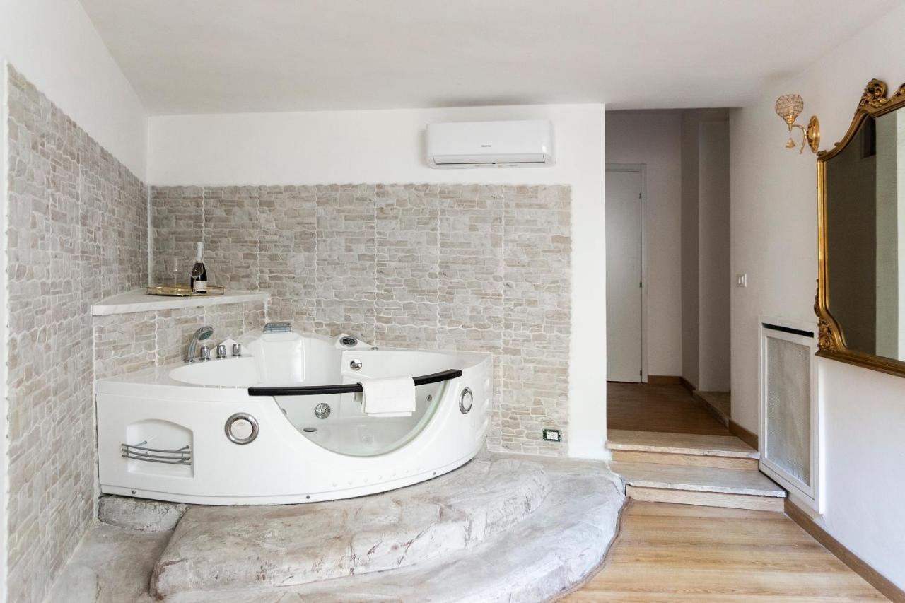 Lux Me - Jacuzzi&suites Trastevere Roma