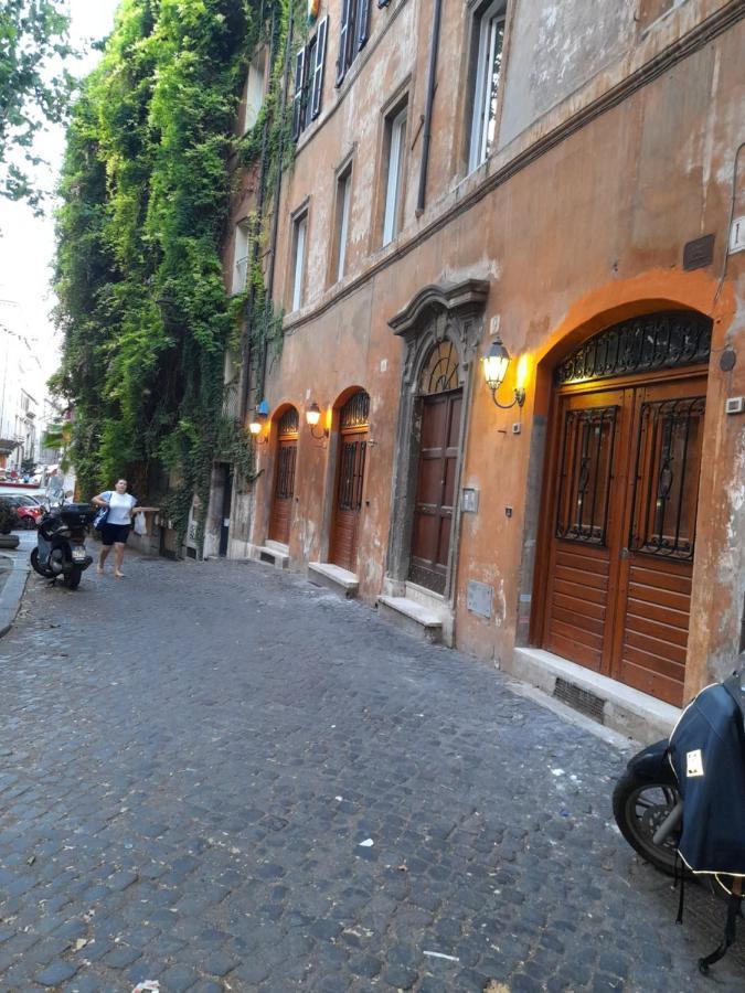 Navona Artist 7 * Rome