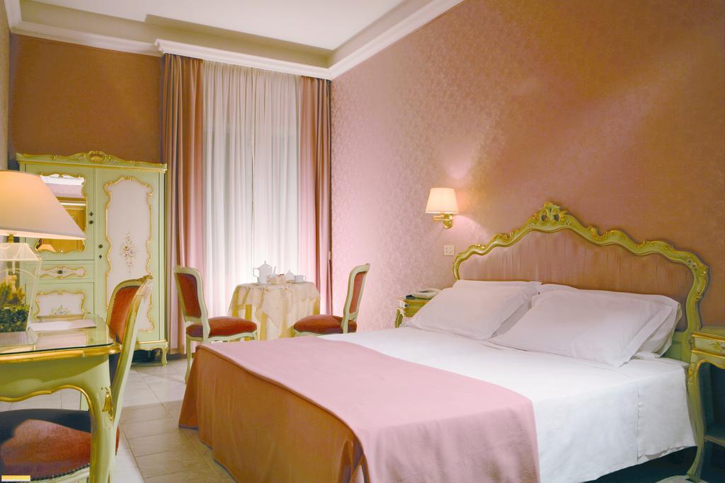 Romulus 3* Rome