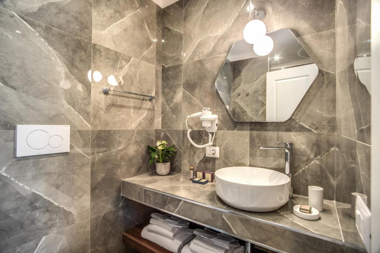 Tree Charme Augusto Luxury Rome