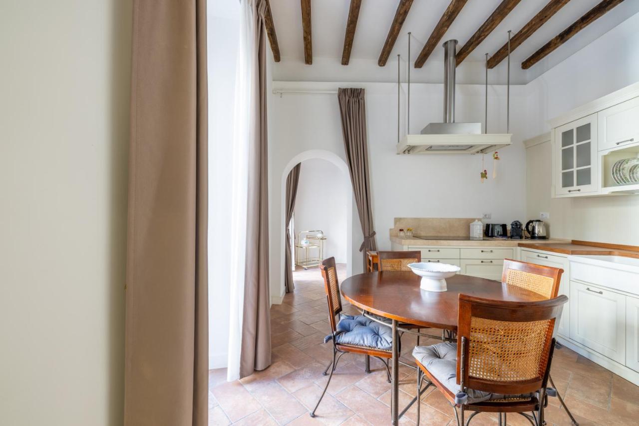 Apartment Pantheon House By Varental