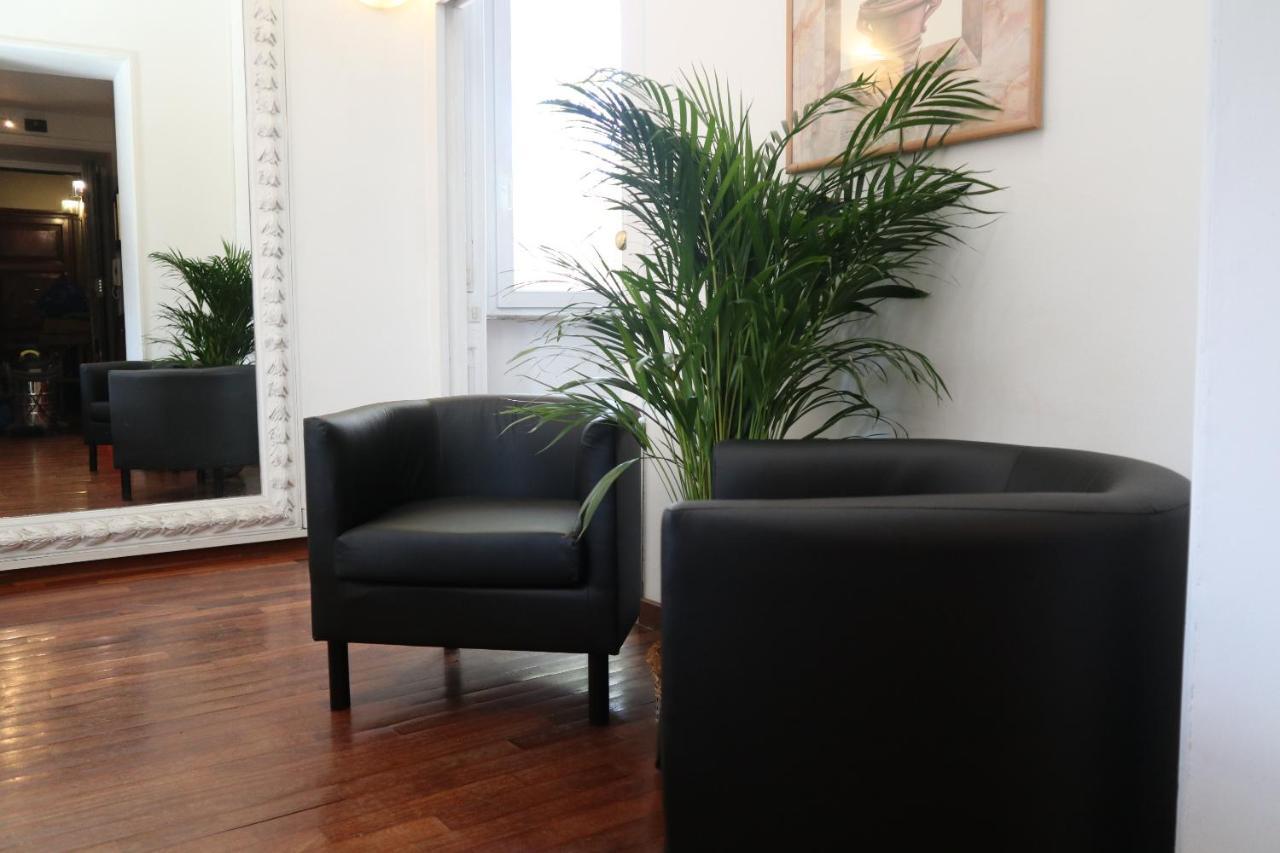 Maison Cloe Near The Spanish Steps Apartment Rome