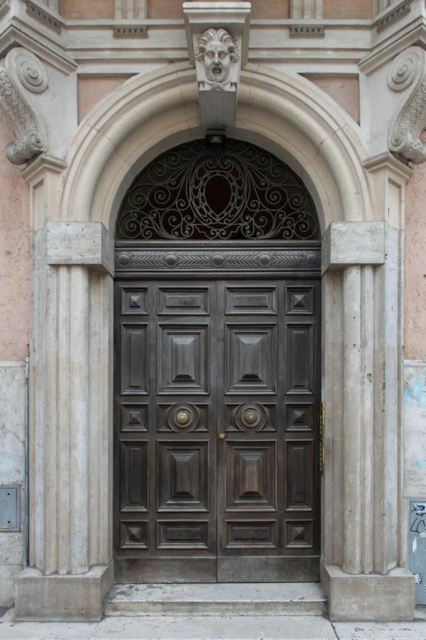 Apartment Marcantonio Rome: Colosseum For Groups Rome