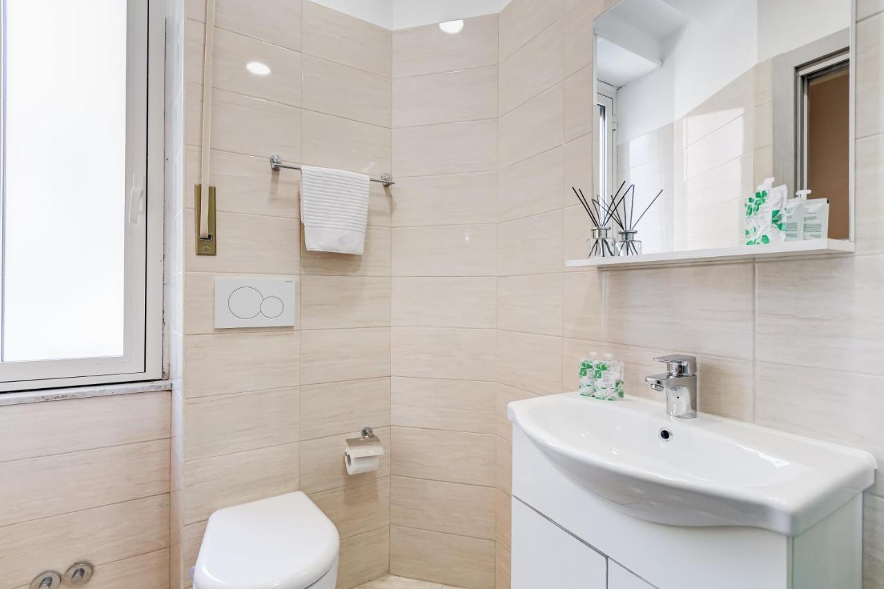 Apartment Bdc - Prestige 3bdr 3bath In Monti District Rome