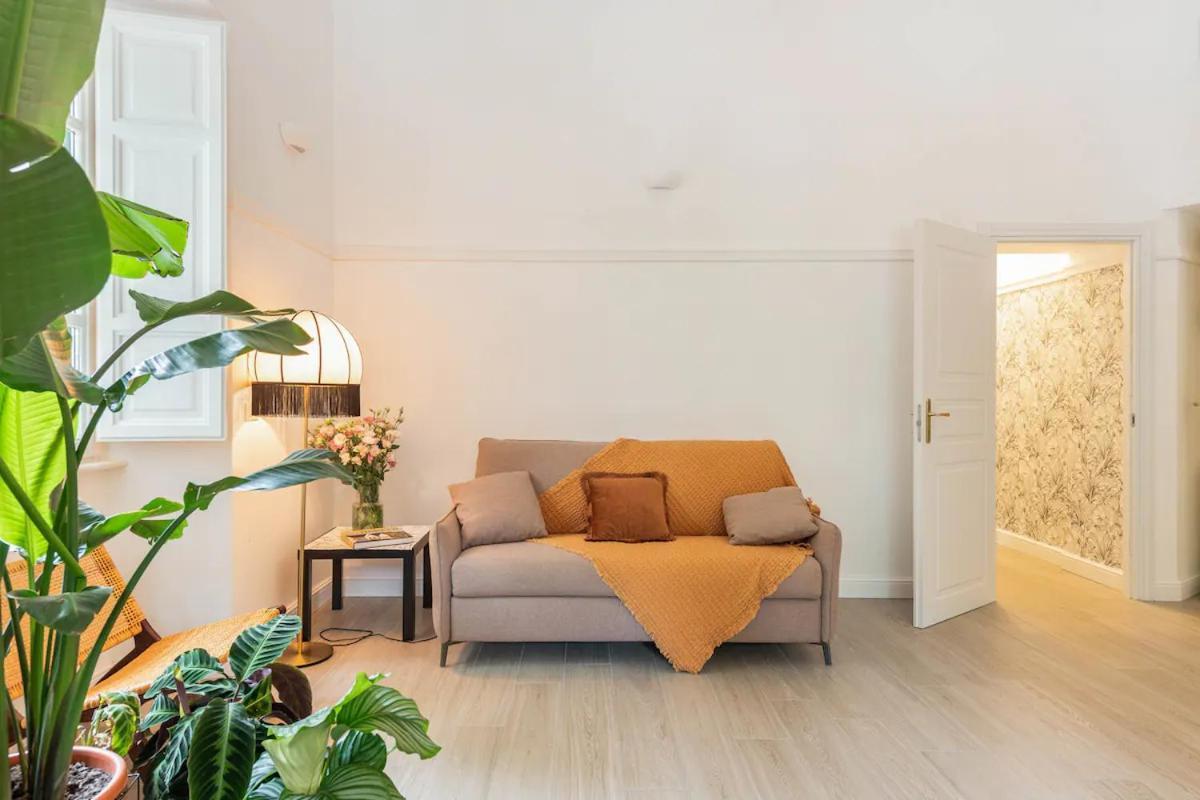 Apartment Marcantonio Rome: Colosseum For Groups