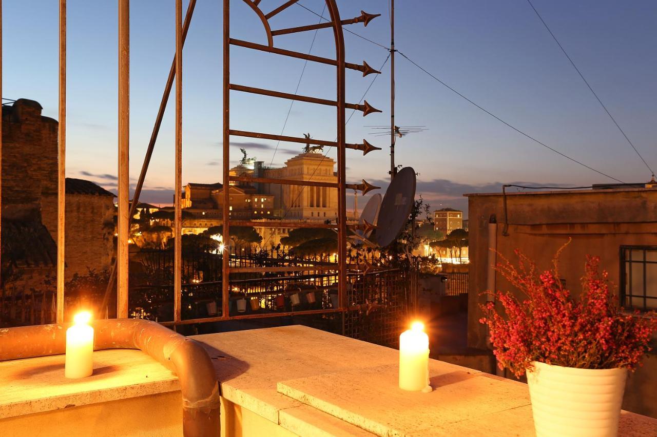 Apartment Maxima: Amazing View Of The Roman Forum Rome