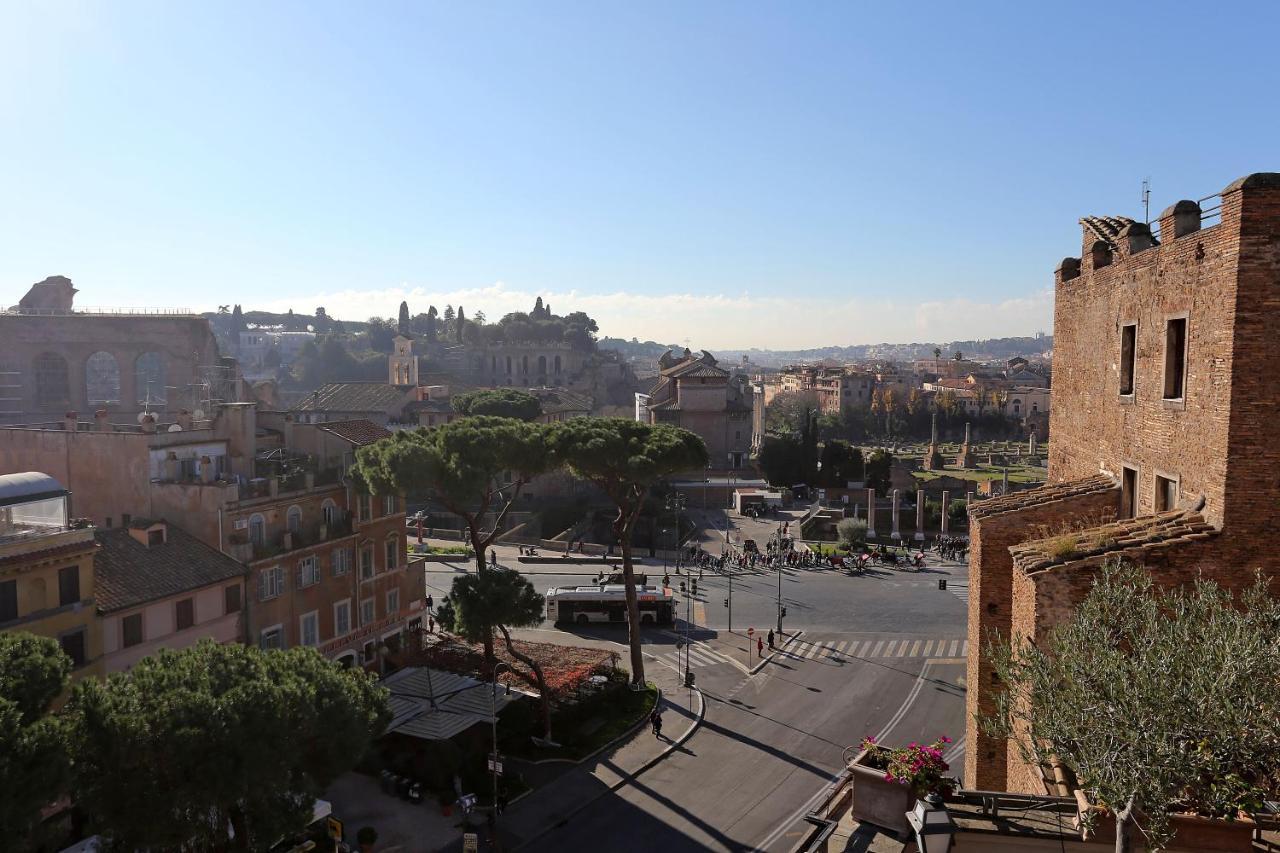 Maxima: Amazing View Of The Roman Forum Rome