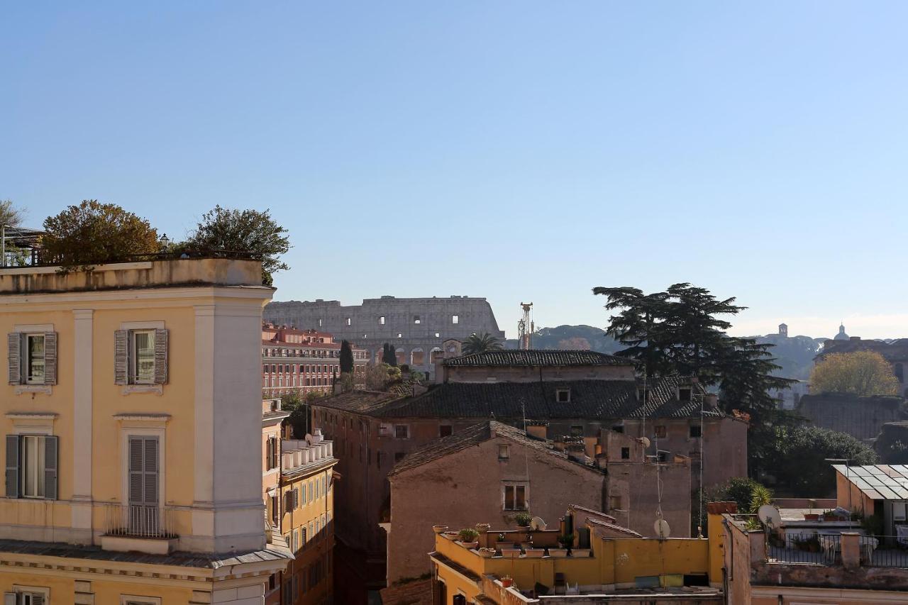 Maxima: Amazing View Of The Roman Forum Rome