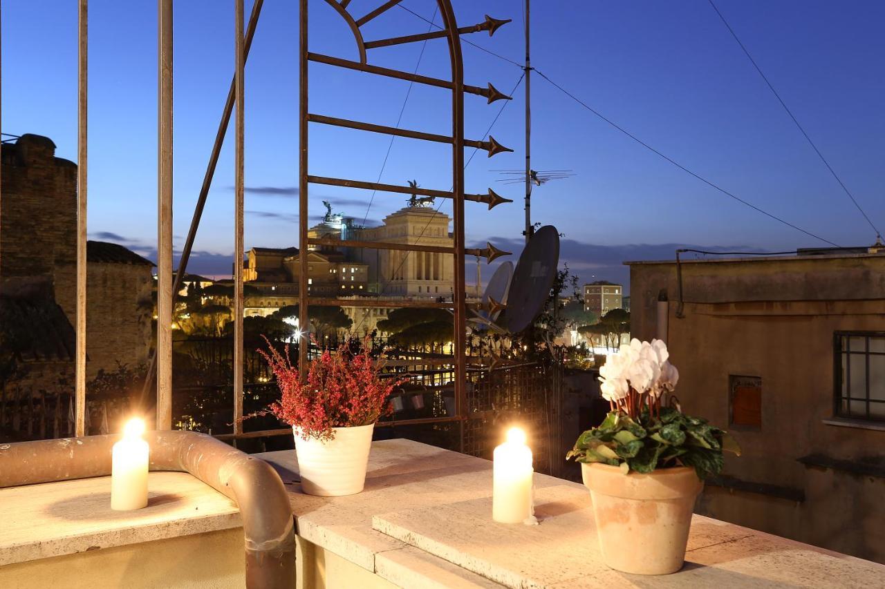 Maxima: Amazing View Of The Roman Forum Apartment *