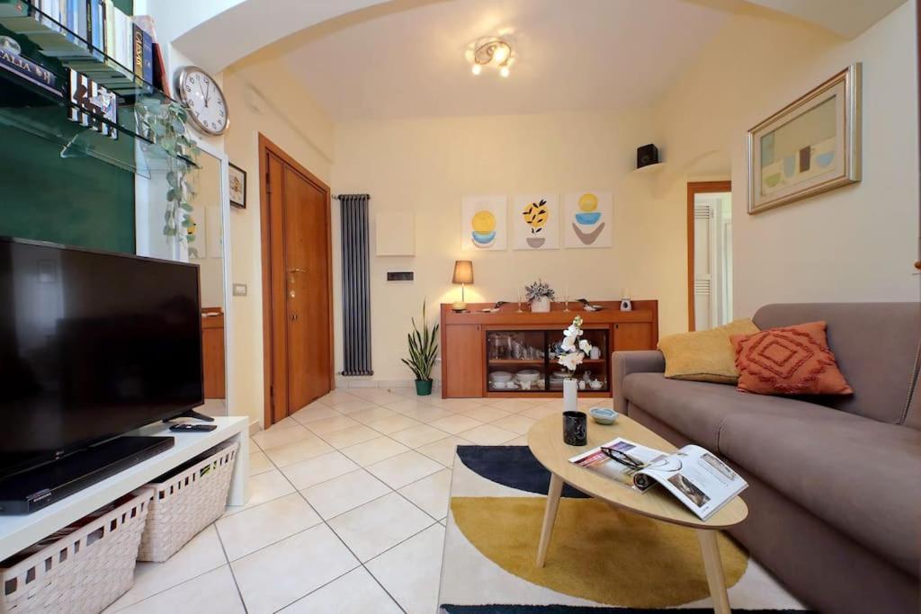 Relax Rome: Balcony Flat Near Gemelli Station