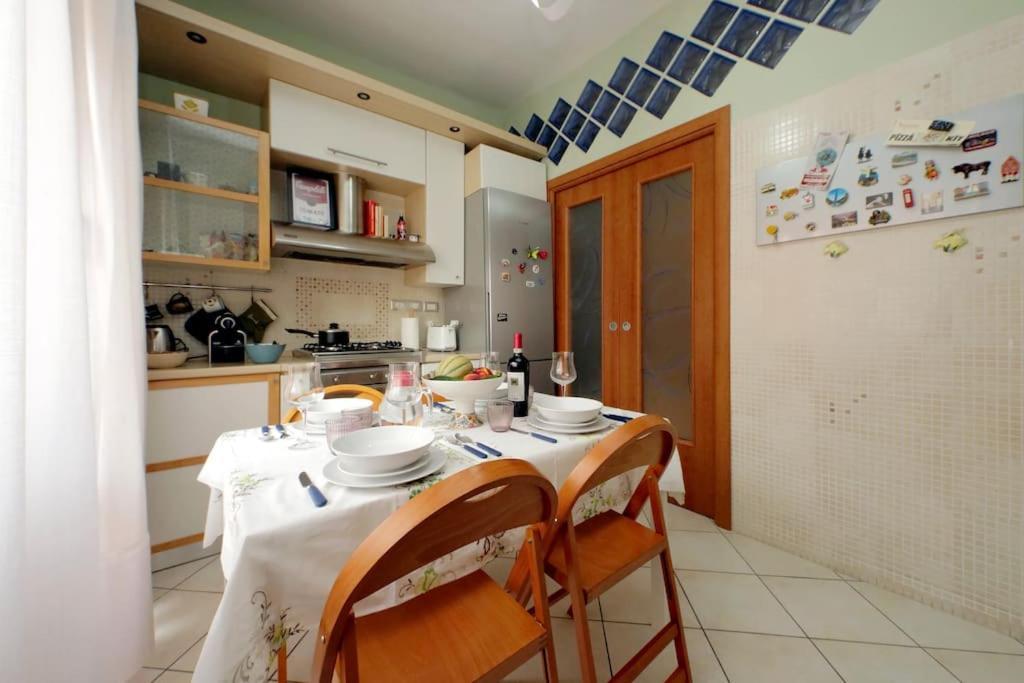 Relax Rome: Balcony Flat Near Gemelli Station Apartment Rome