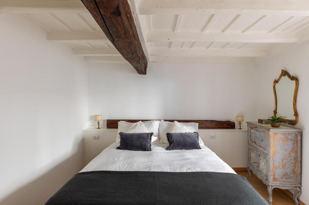 Iflat Elegant In Historical Building Apartment