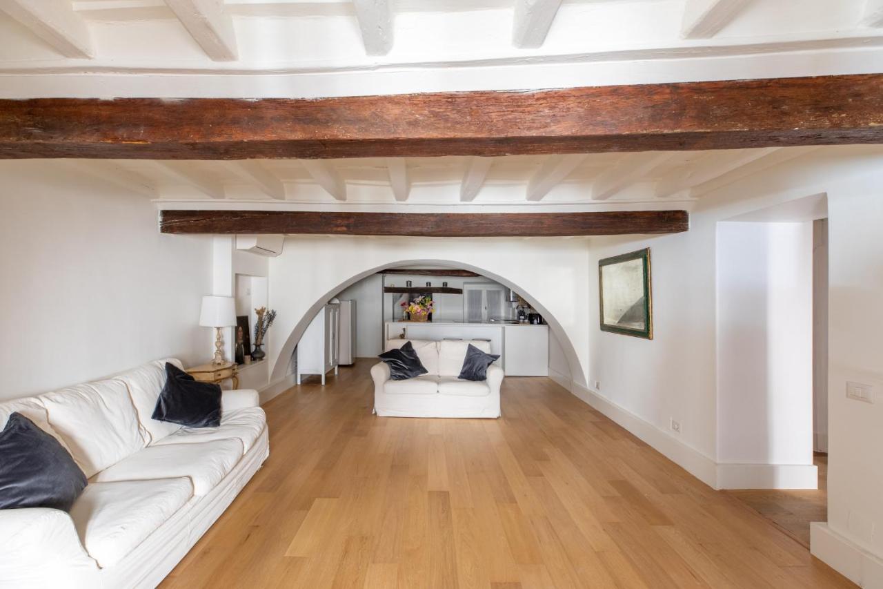 Iflat Elegant In Historical Building Apartment