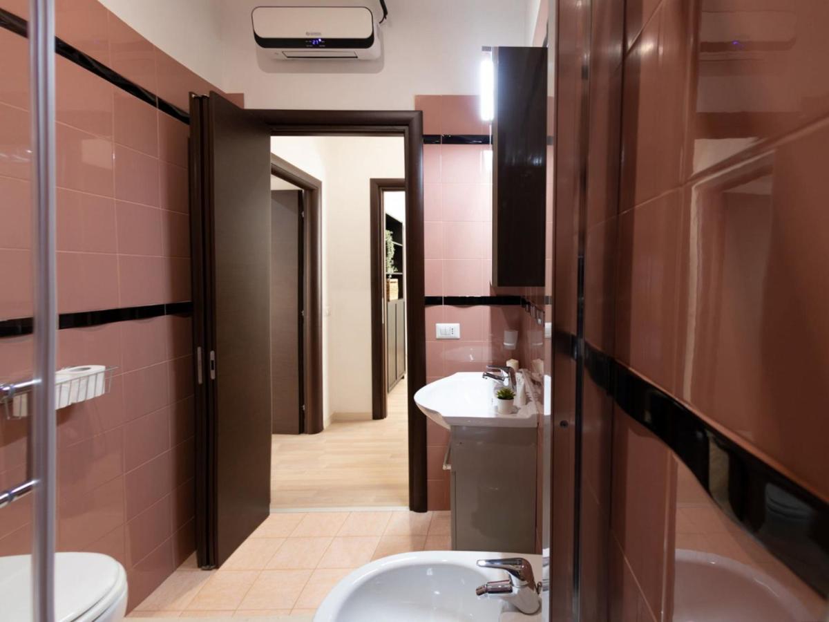 The Rent - Spacious Near Termini Station Apartment Rome