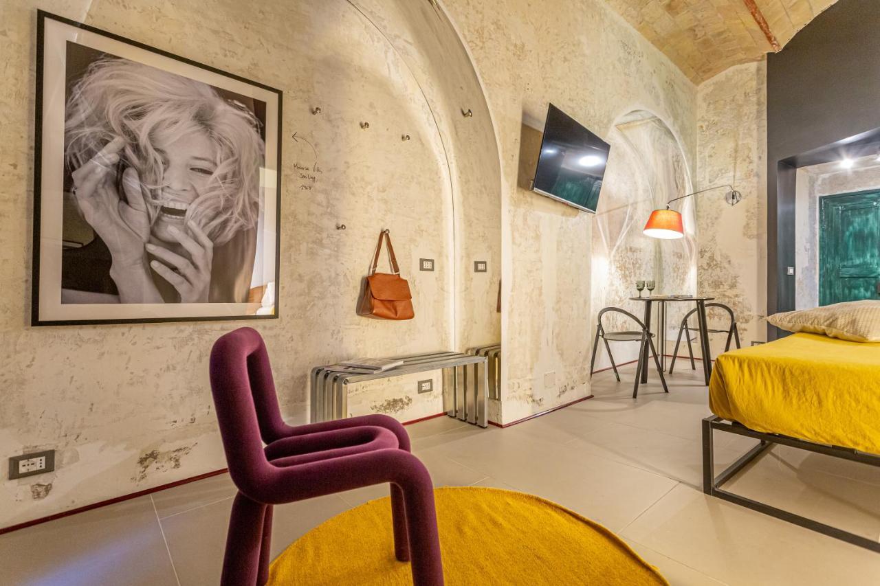 Ruins_design Loft 150 Mt From Colosseum Apartment *