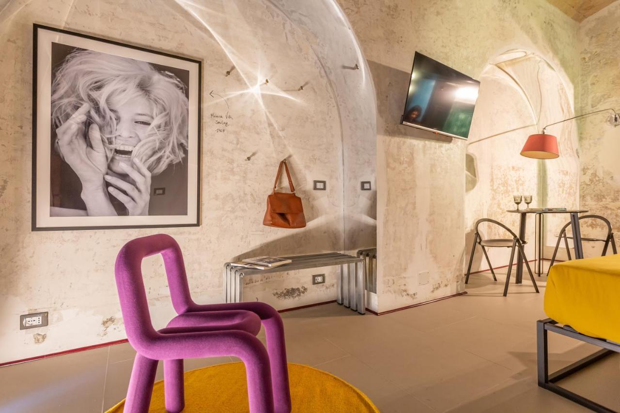Apartment Ruins_design Loft 150 Mt From Colosseum Rome