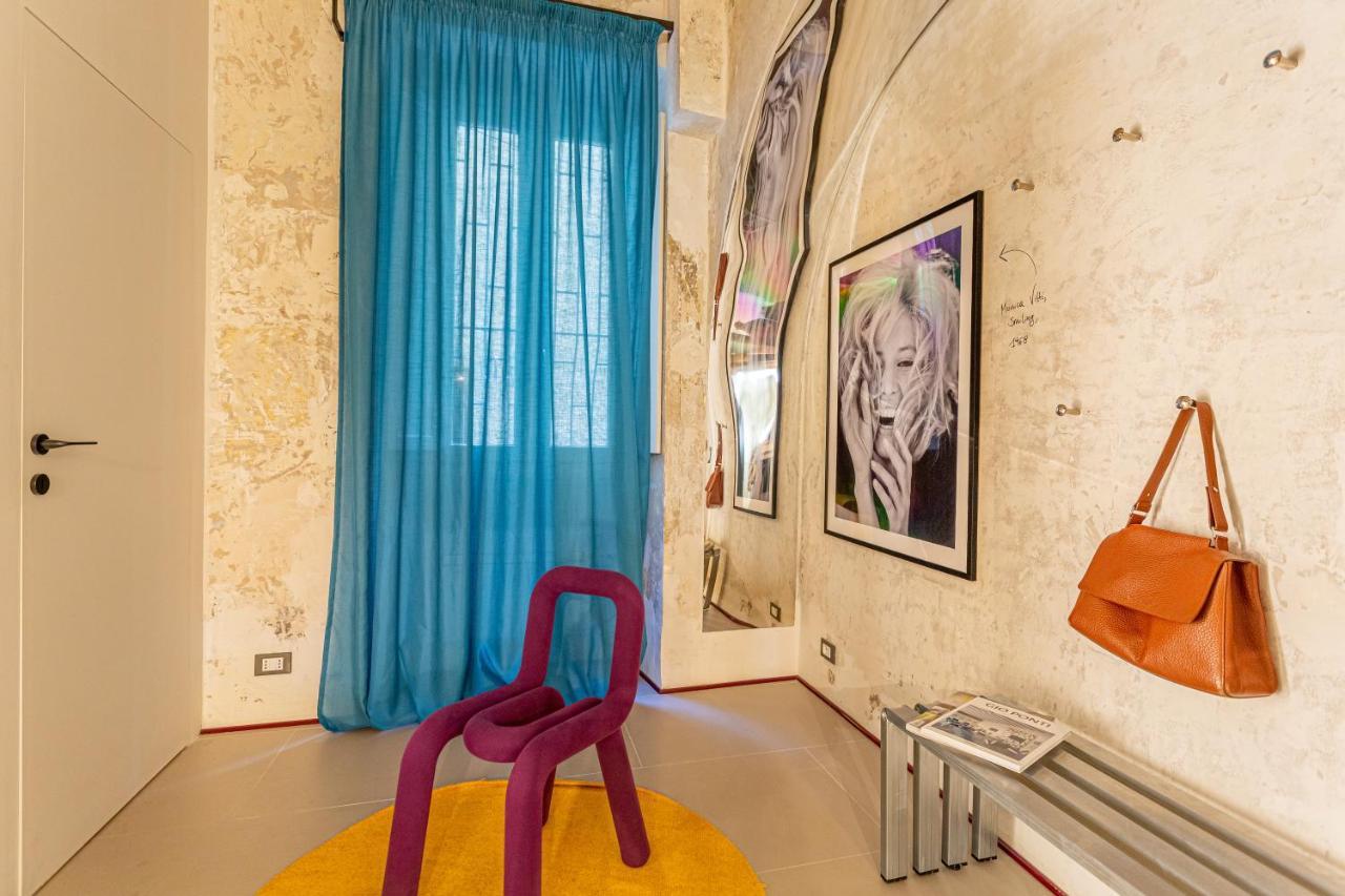 Ruins_design Loft 150 Mt From Colosseum Apartment