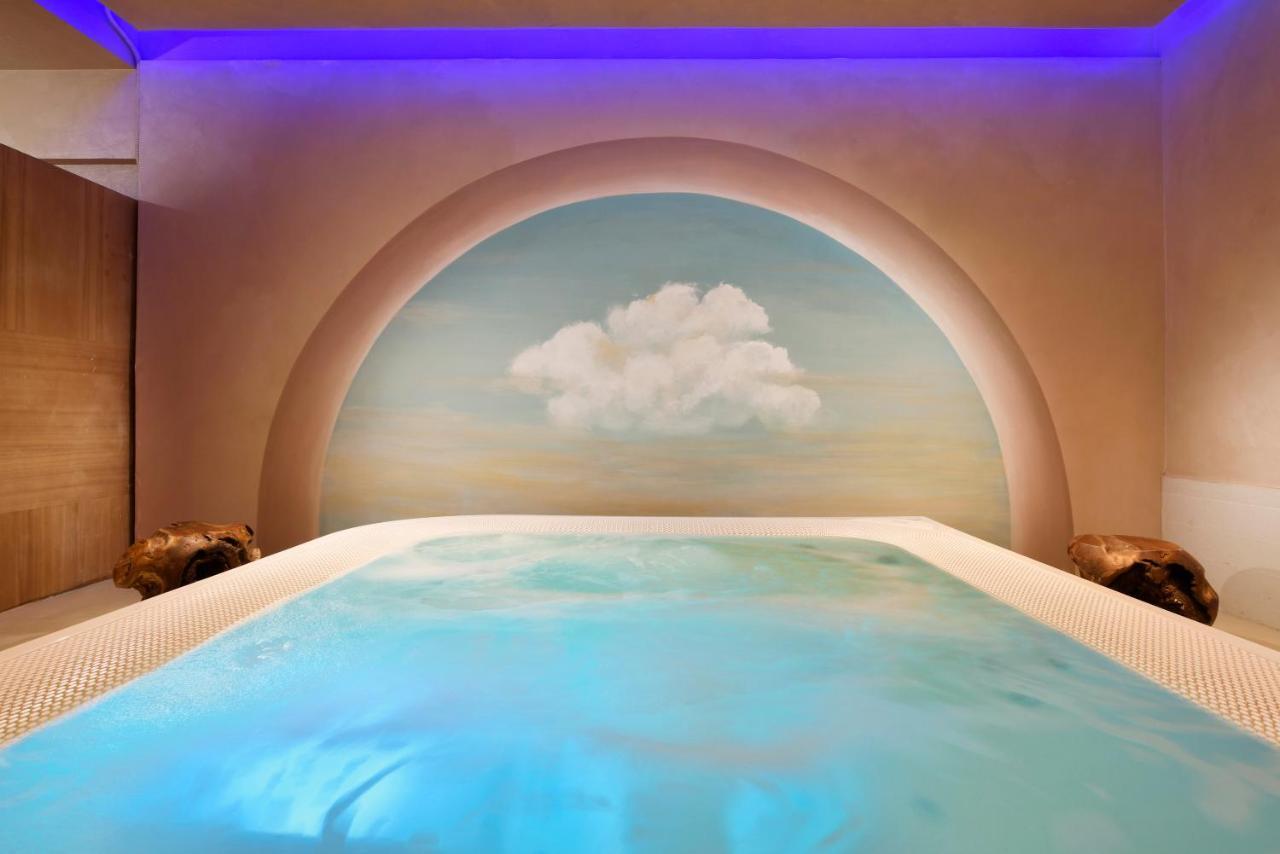 Leon's Place Hotel 4*