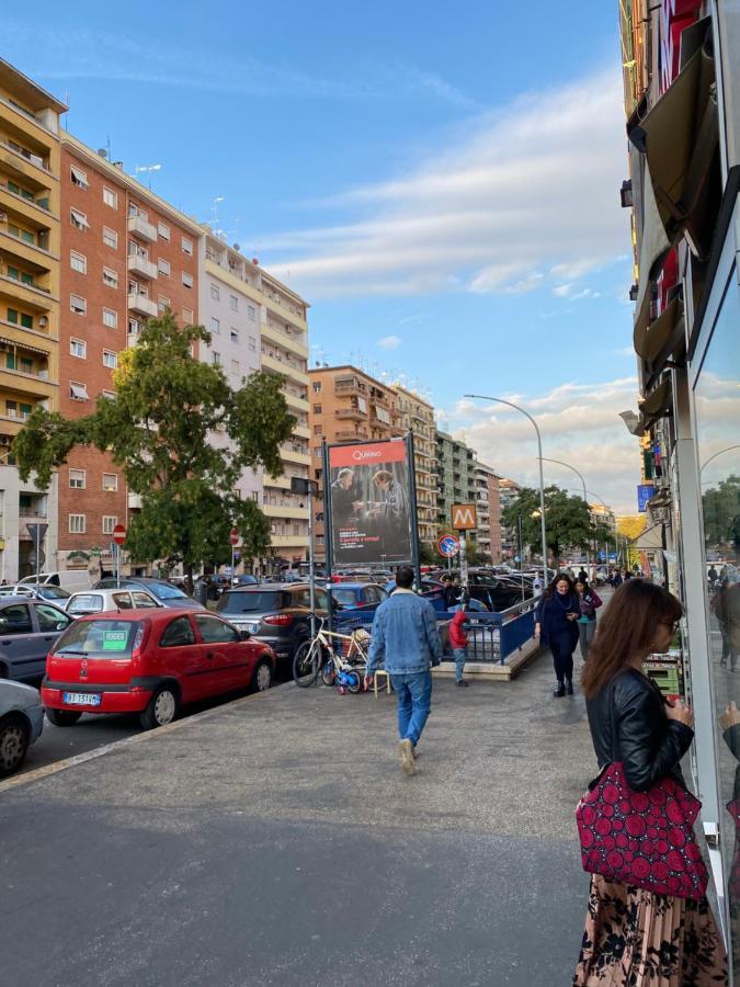 Luminoso Monolocale A 2 Passi Dalla Metro A Appartamento *