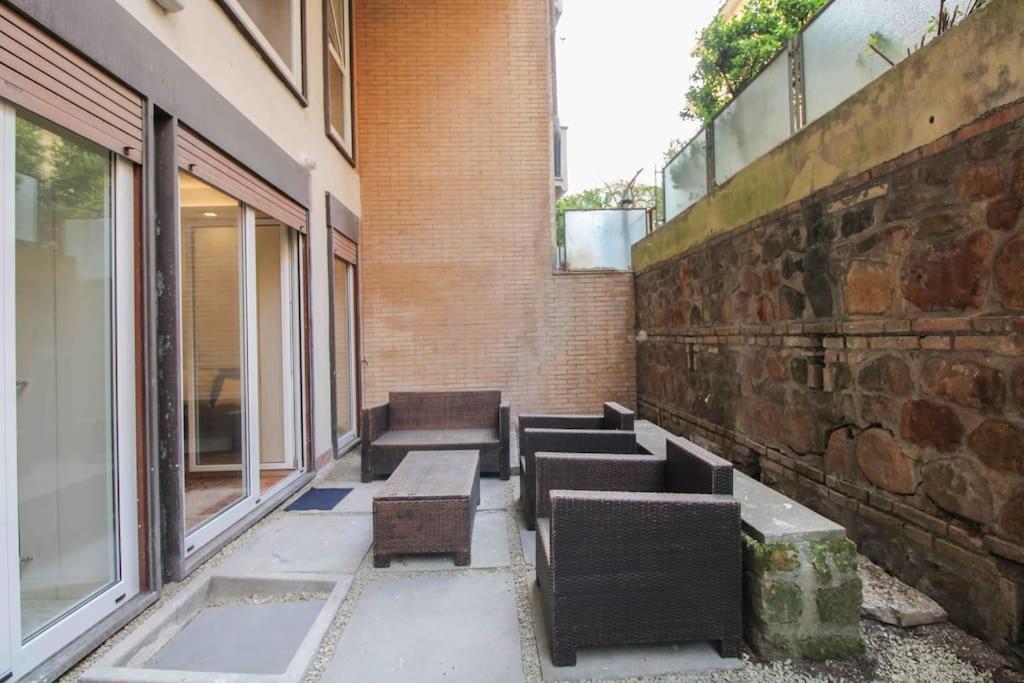 Apartment Delicious 2 Bed And Garden By Yh *