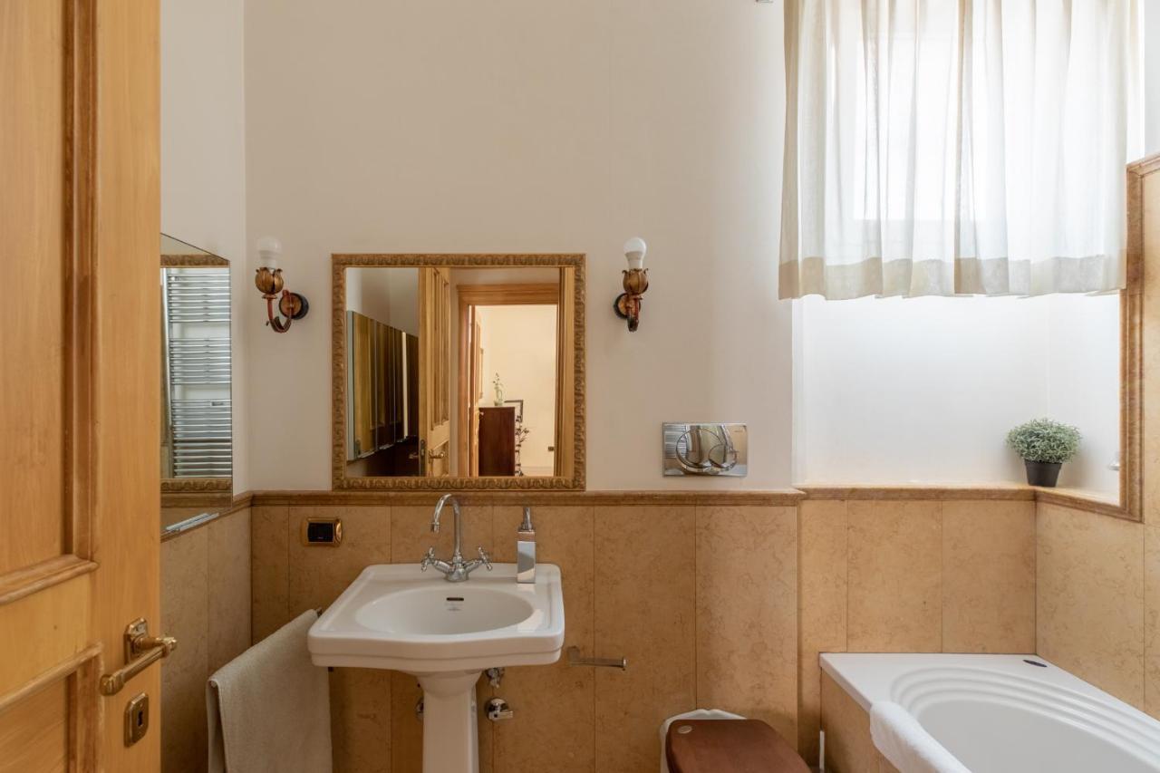 Iflat Elegant And Luxury Near Pantheon Apartment Rome