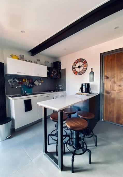 Industrial Loft Nella Periferia Di Rome