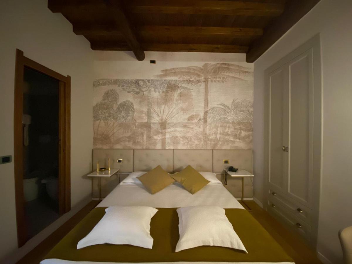 Condotti Guest house 2*