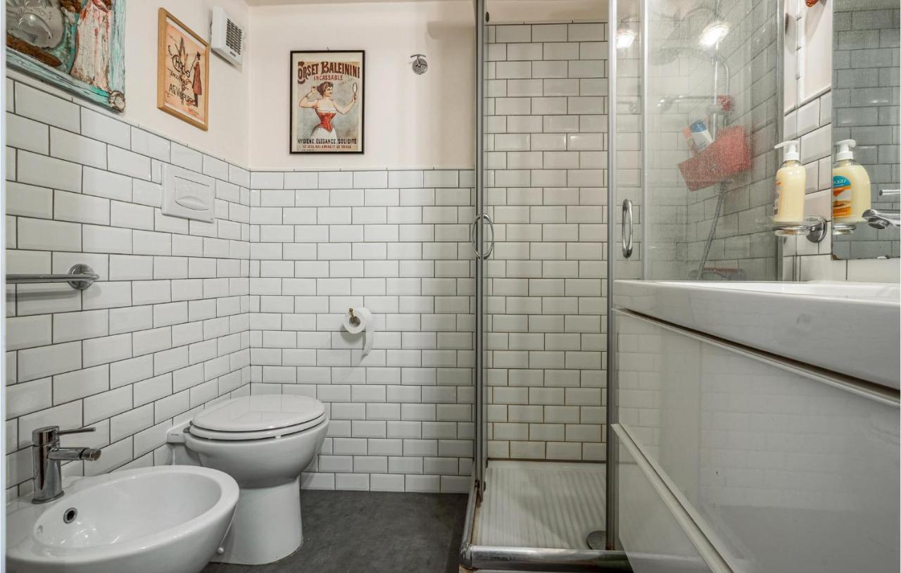 Apartment Amazing In With Wifi And 2 Bedrooms Rome