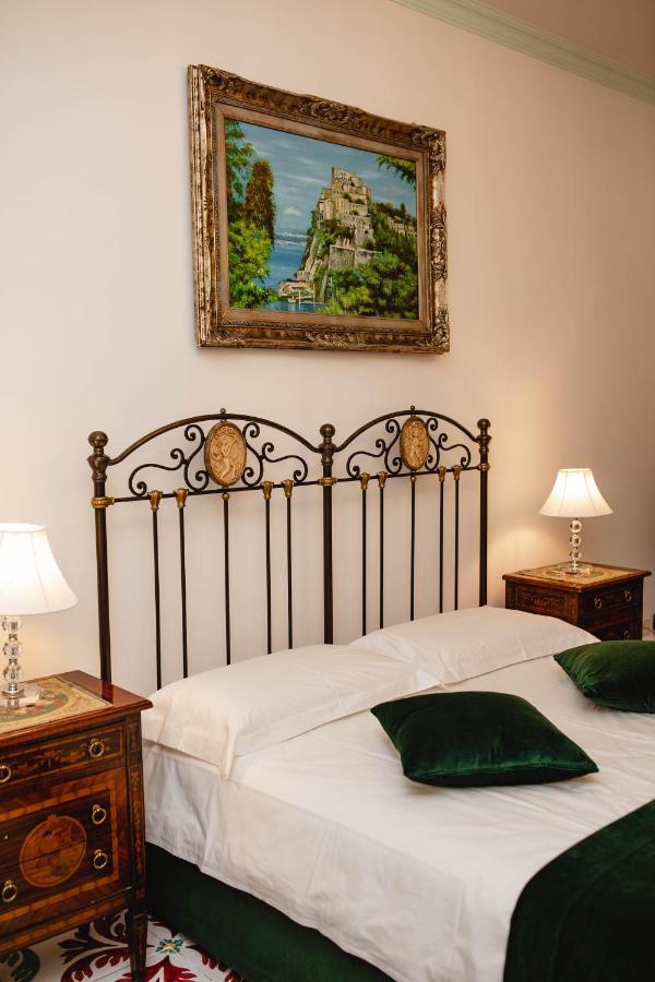 Affittacamere Delfini Trevi House Roma