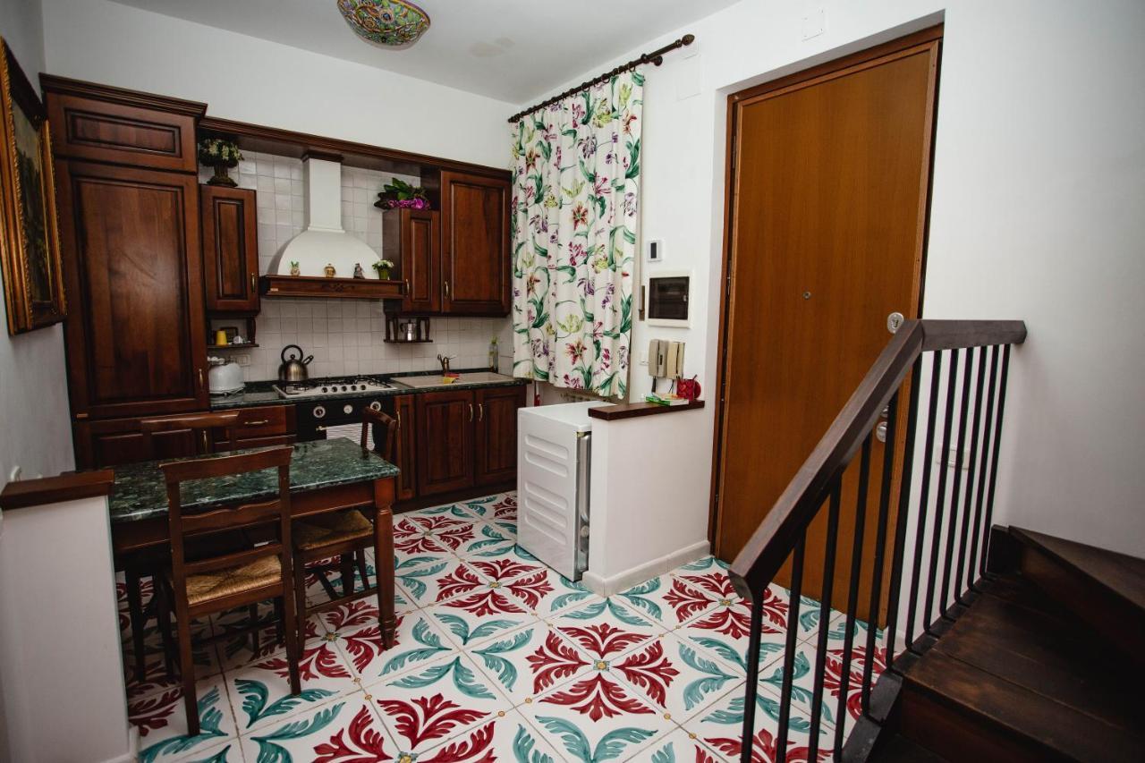 Delfini Trevi House Affittacamere Roma