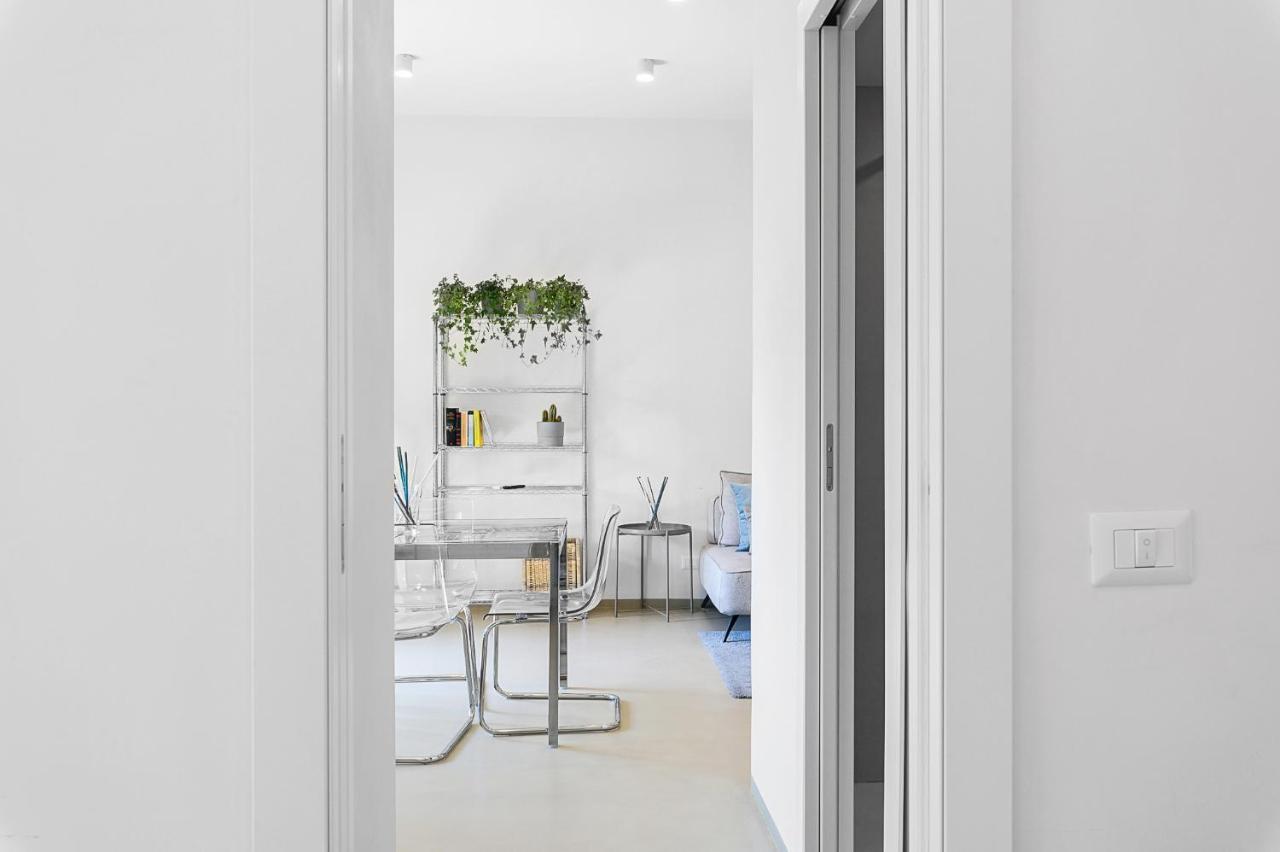 Modern & Cozy With Balcony Apartment Rome