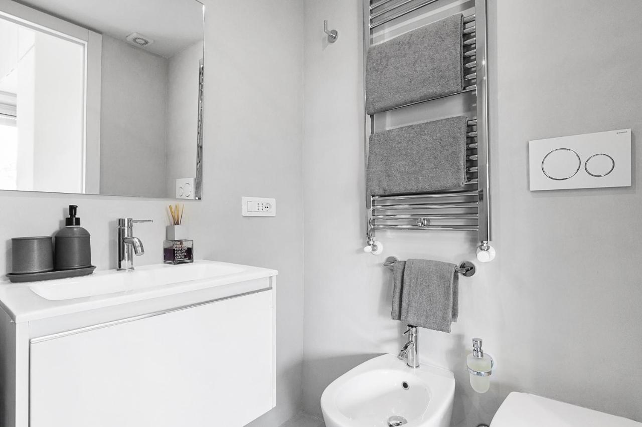 Modern & Cozy With Balcony Apartment Rome