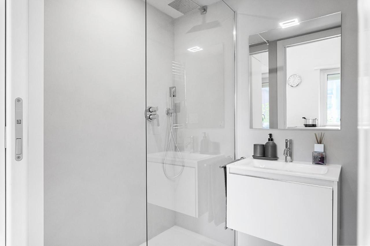 Modern & Cozy With Balcony Apartment Rome