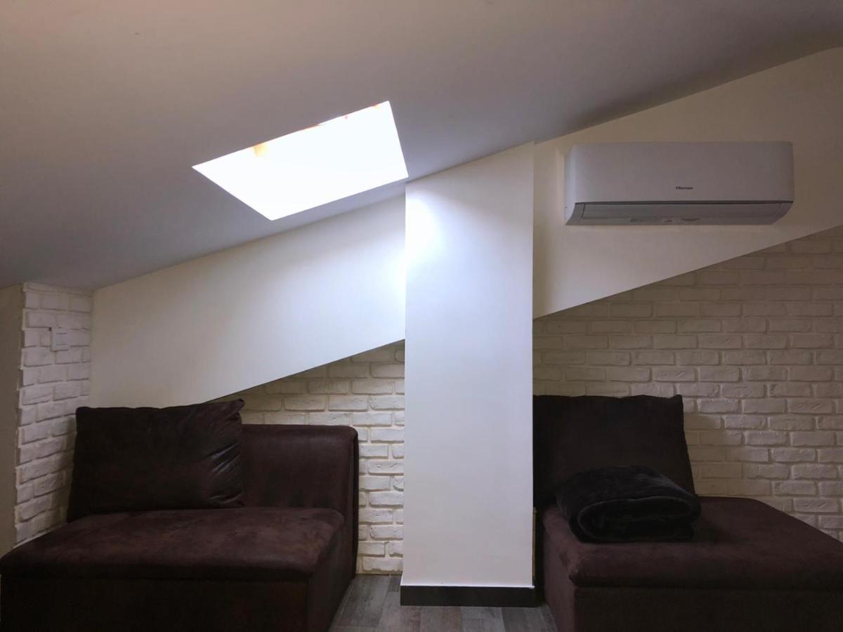 Gioconda's Apartment