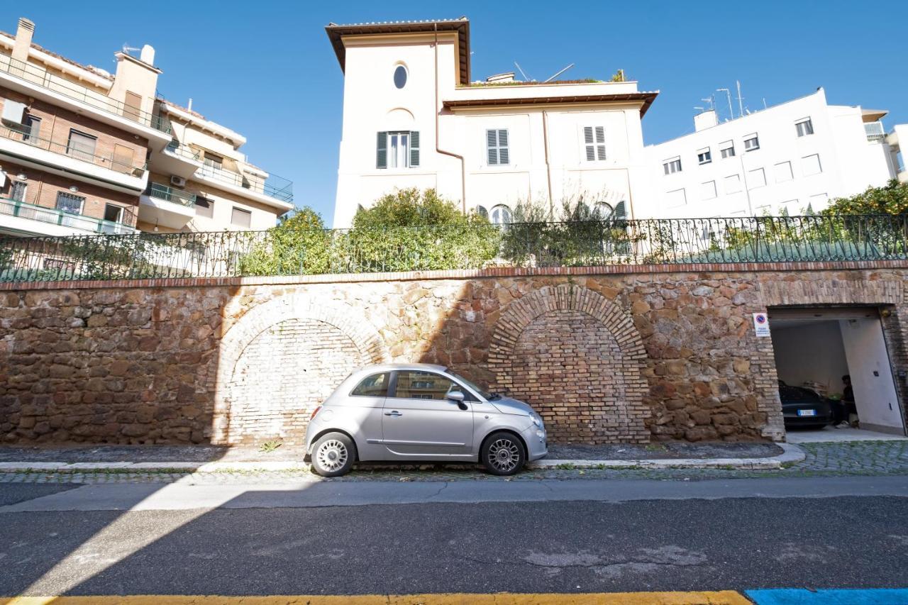 Romantic Tiny House Aventino Apartment Rome