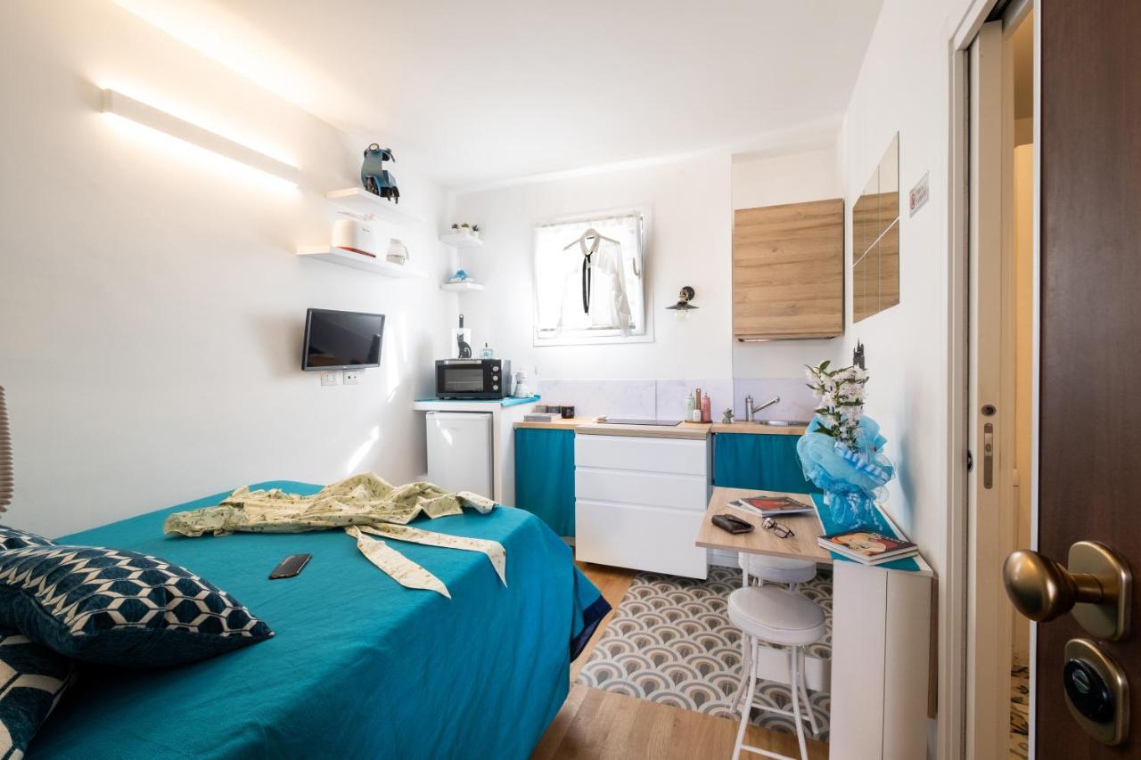Apartment Romantic Tiny House Aventino Rome