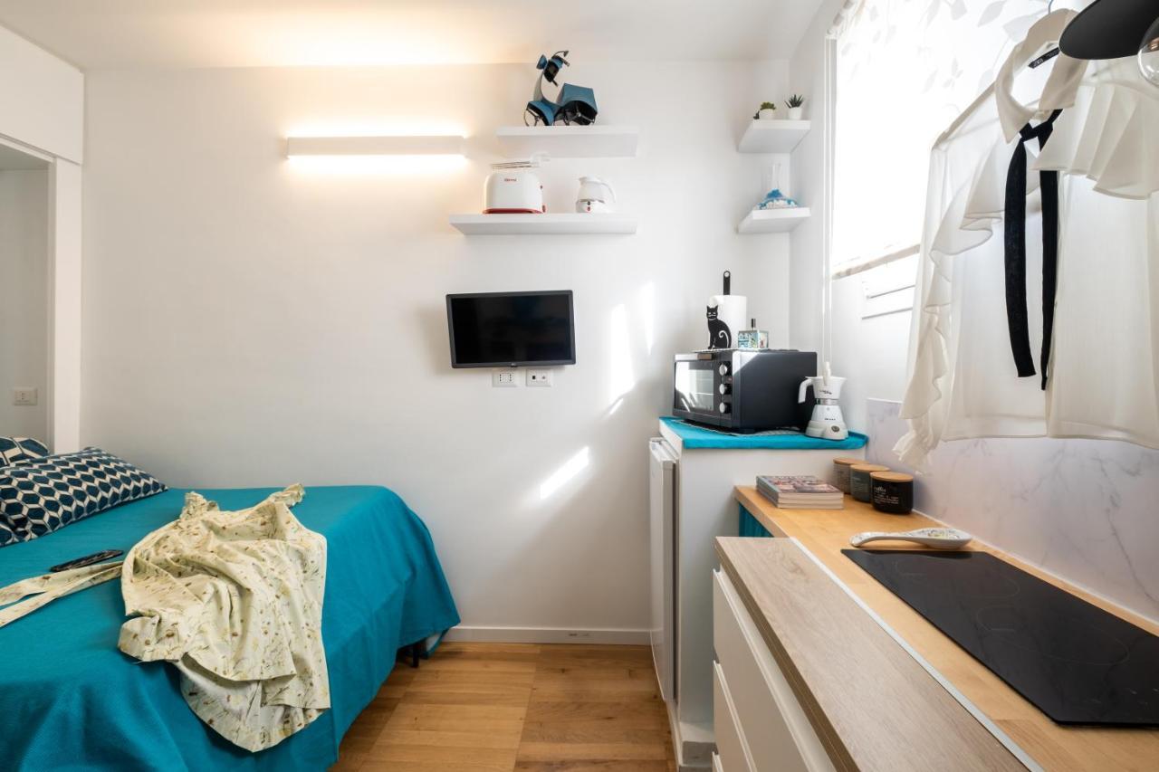 Apartment Romantic Tiny House Aventino