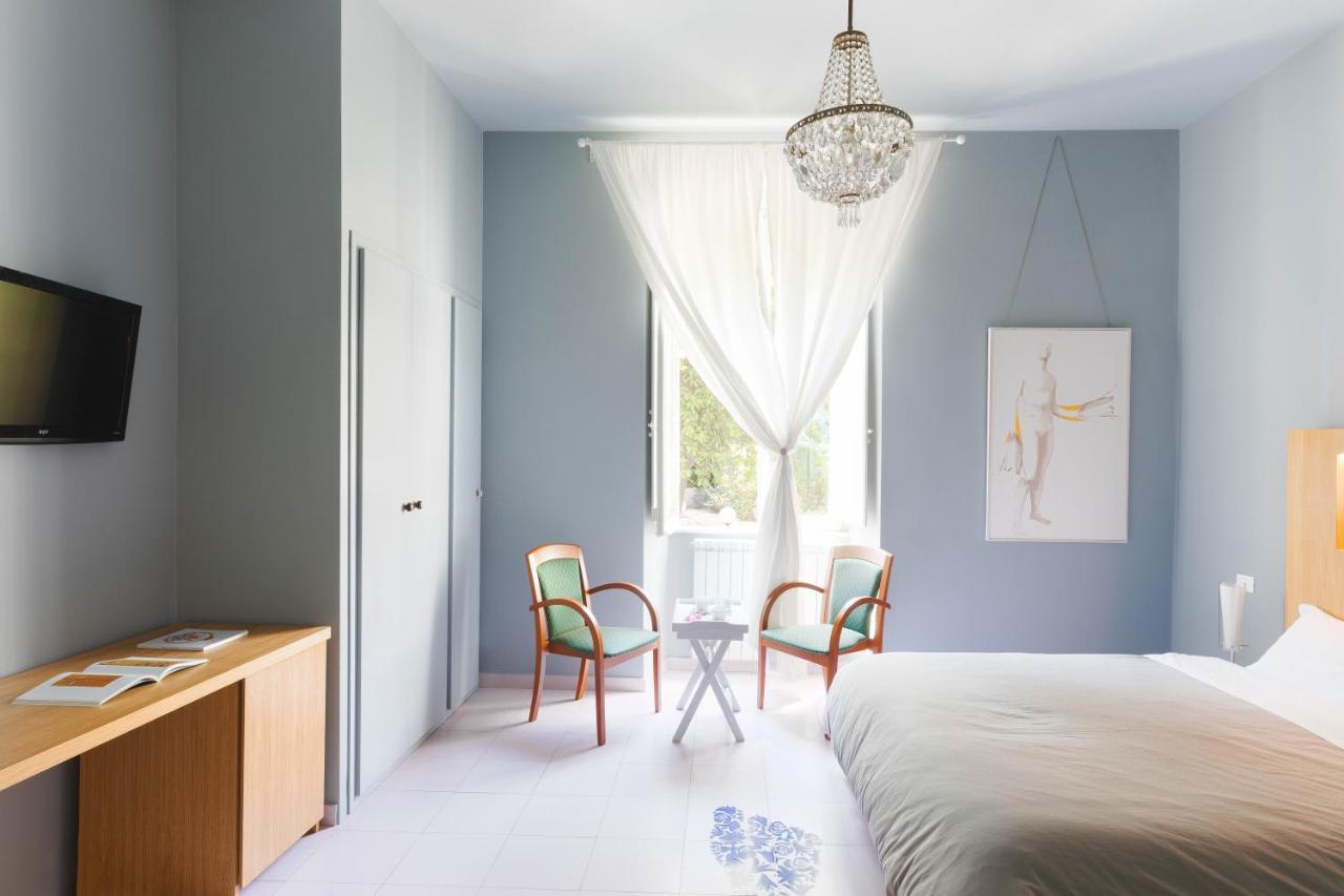 Tarshito Gallery House Guest house