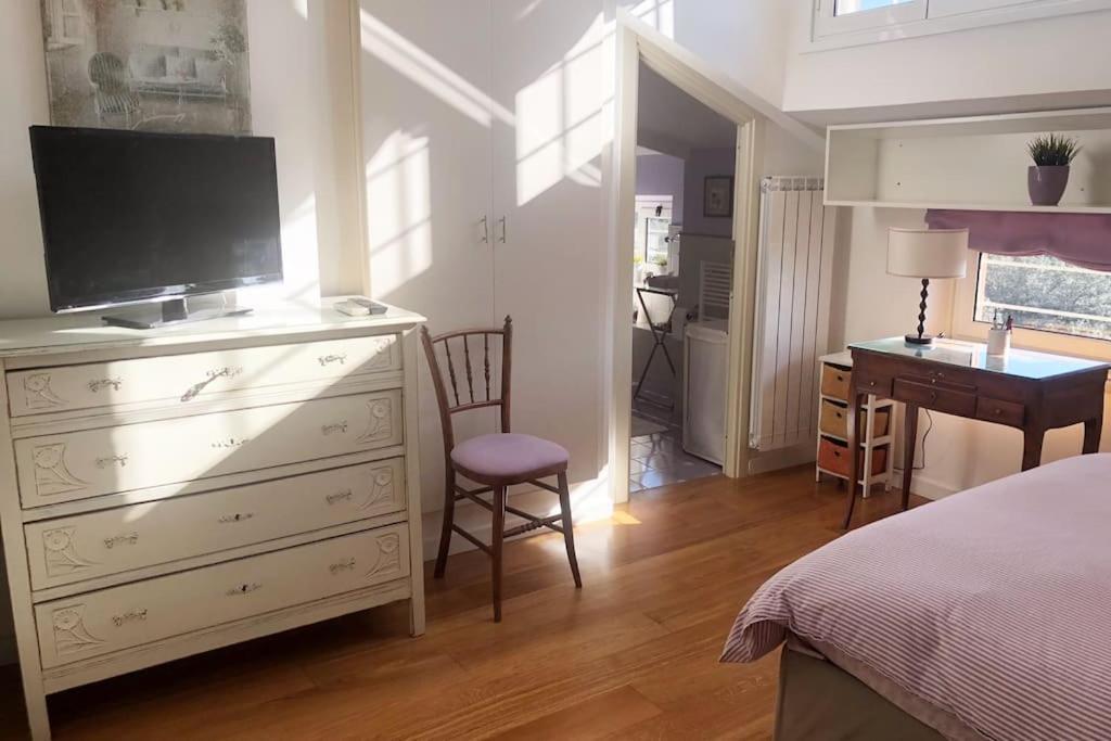 Lovely Independent Mini-apartment In Rome